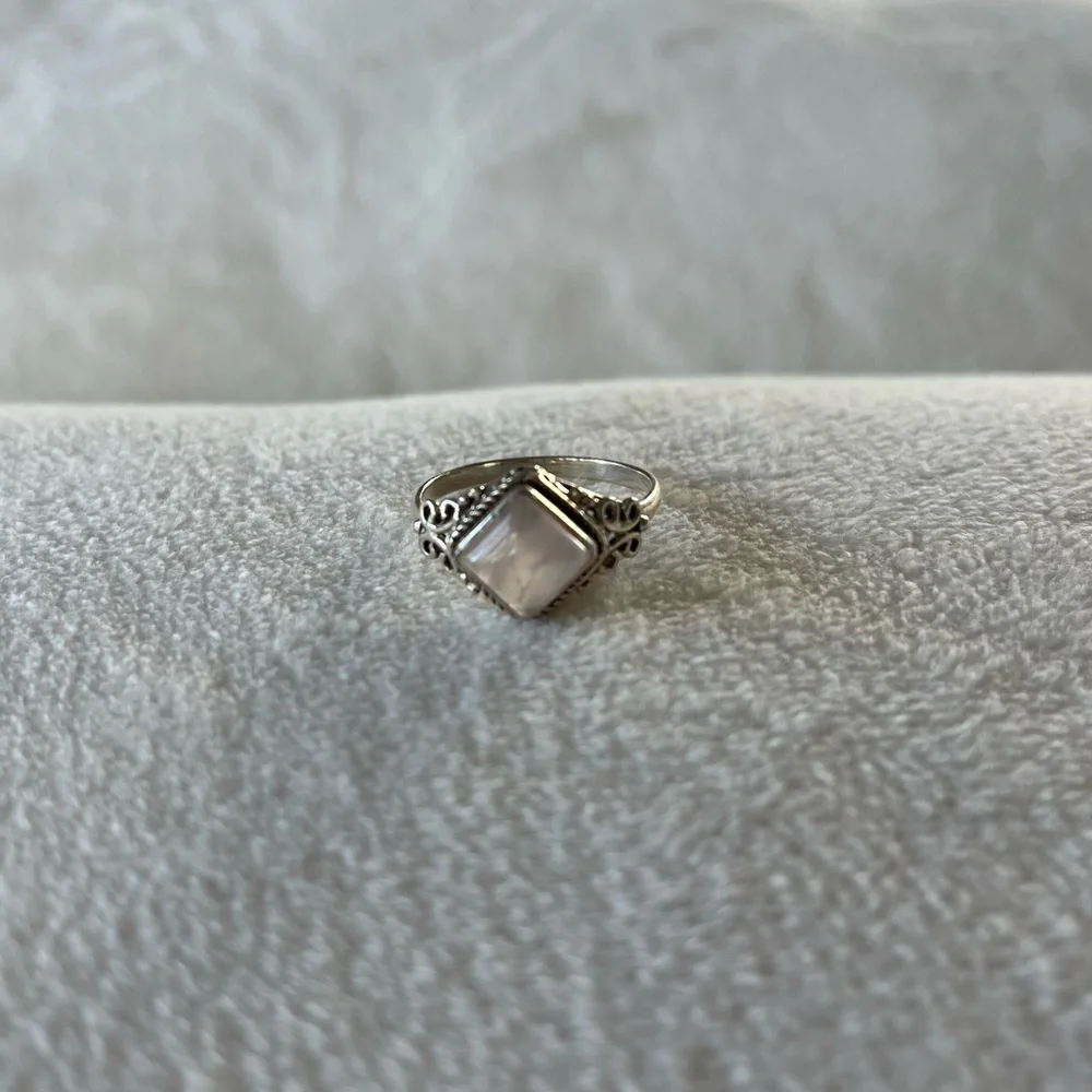 🤍 euc | rose quartz intricate silver design ring - Picture 2 of 4
